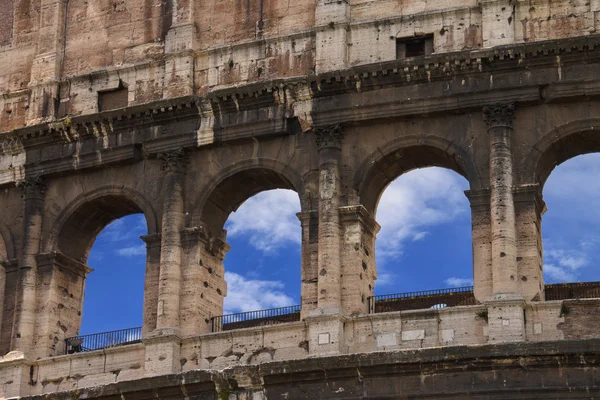 Rauniot Colosseum Roomassa, Italiassa — kuvapankkivalokuva