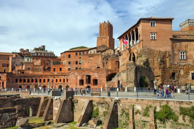 Roma'nın tarihi şehir manzaraları gelen turist, 
