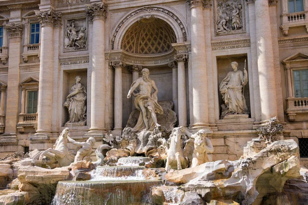 Fontänen di Trevi i Rom, Italien — Stockfoto