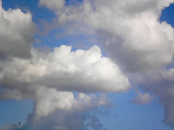 Himmel mit dichten Wolken. — Stockfoto