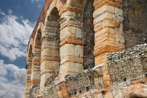 Arena de Verona - o lugar de óperas de festival anuais em Verona , — Fotografia de Stock