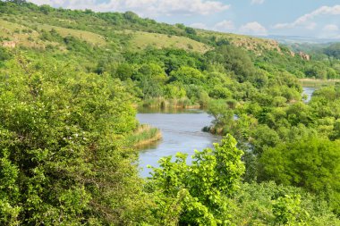 Ukrayna küçük bir nehir üzerinde rapids 