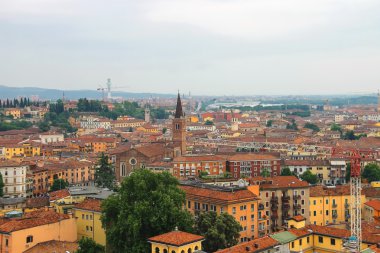 Kırmızı çatılar şehir merkezinin. Verona, İtalya