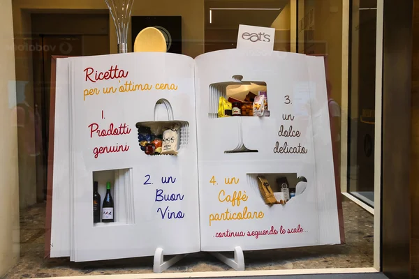 Malownicze Prezentacja sklepu spożywczego"jeść" miasto Werona, Włochy — Zdjęcie stockowe