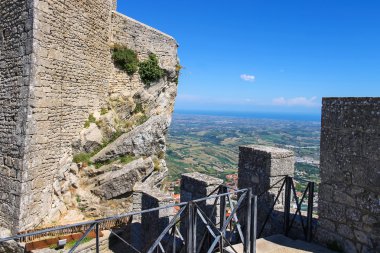San Marino Kalesi köyden görünümünü. Republi