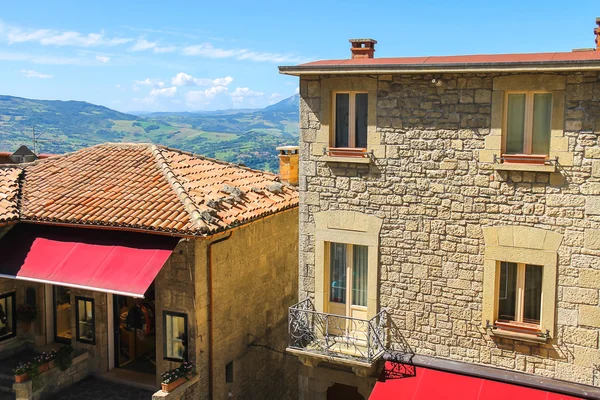 Casa italiana pitoresca em San Marino — Fotografia de Stock