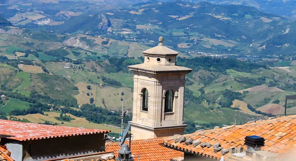 Vista da aldeia a partir da fortaleza de San Marino. O Republi — Fotografia de Stock