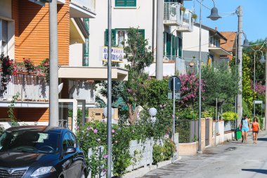  İnsanlar sokakta tatil beldesi Bellaria Igea Marina, Rimin