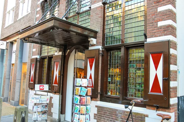 Bookstore  in the Dutch town Gorinchem. — Stock Photo, Image