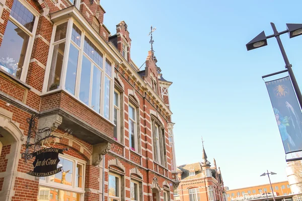 Bella vecchia casa nel centro della città olandese di Den Bosch — Foto Stock