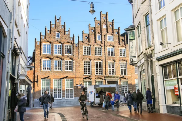 People  in the Dutch town Den Bosch. — Stock Photo, Image