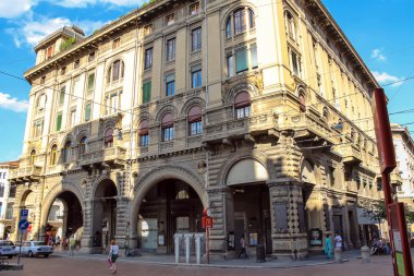 İnsanlar Piazza Bologna Enzo yeniden. İtalya