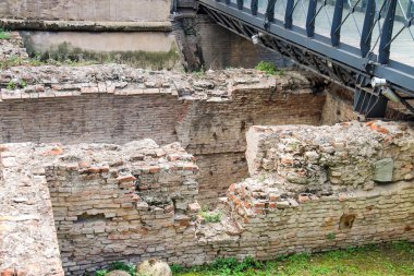 Harabeleri antik gates Galliera (Porta Galliera) Bolog içinde yakınındaki