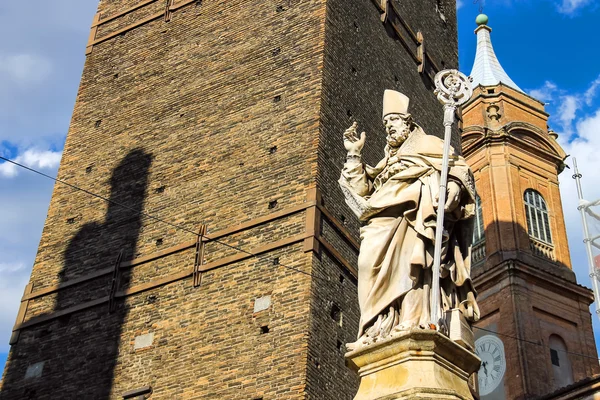 Statue de l'évêque St. Petronius à Bologne. Italie — Photo