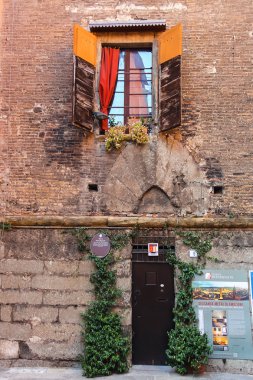 Torre Prendiparte Piazzetta Prendiparte üzerinde kule giriş
