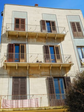 Balkon ve panjurlar il İtalyan ev