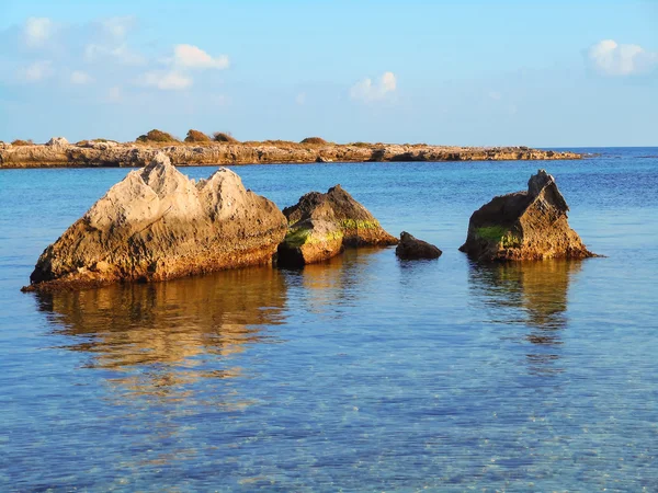 Paisaje marino al atardecer frente a la costa del sur de Italia —  Fotos de Stock