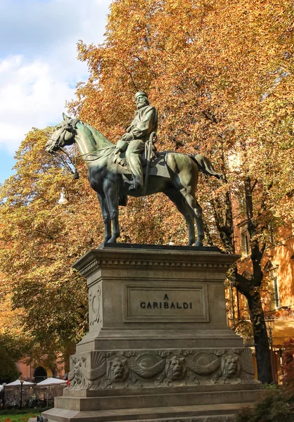 Equestrian statue of Giuseppe Garibaldi in Bologna. Italy — Stock Photo, Image