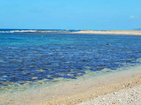 La costa mediterránea de la isla. Favignana, Sicilia —  Fotos de Stock