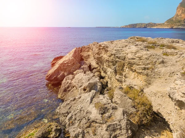 La costa mediterránea de la isla. Favignana, Sicilia —  Fotos de Stock