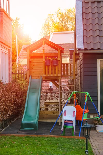Plac zabaw przed dom, holenderski — Zdjęcie stockowe