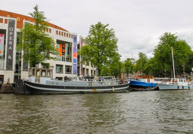 Dolgu ve gemi Ulusal Opera Binası ve Ba