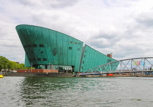 The Nemo Museum,the largest science childrens museum and center — Stock Photo, Image