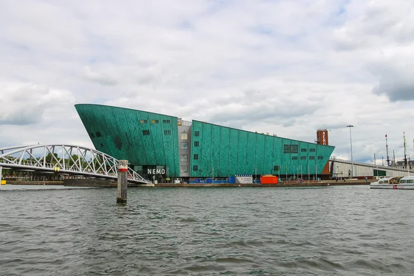 The Nemo Museum,the largest science childrens museum and center — Stock Photo, Image