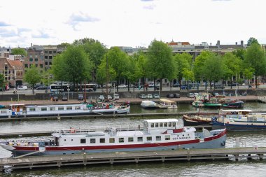 Müze çatısında gözlem güverteden bağlantı noktasının görünümü