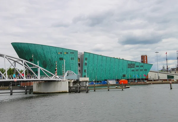 Le Musée Nemo, le plus grand musée et centre scientifique pour enfants — Photo