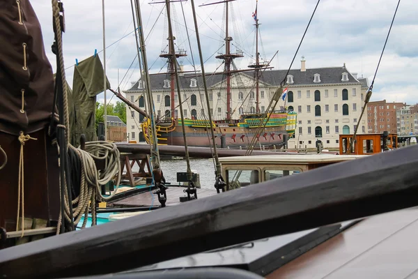 Ships - exhibits the Netherlands Maritime Museum in Amsterdam — Stock Photo, Image