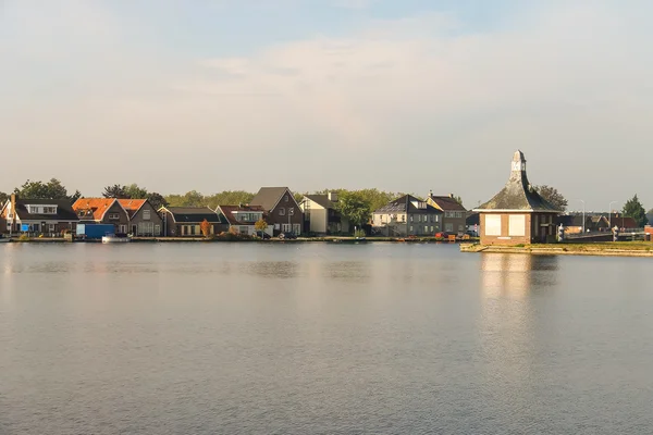 Widok na kanał Ringvaart od Zwanenburg, Holandia — Zdjęcie stockowe