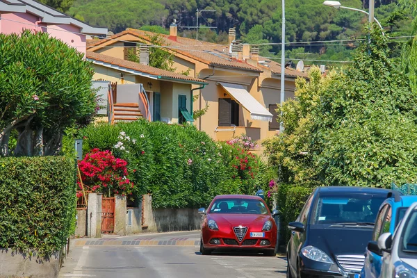 Narrow street of small picturesque town Marciana Marina on Elba — Stock Photo, Image