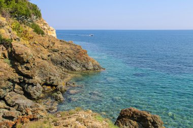 Marciana Marina Elba Adası tiren Denizi'nin kıyısında,