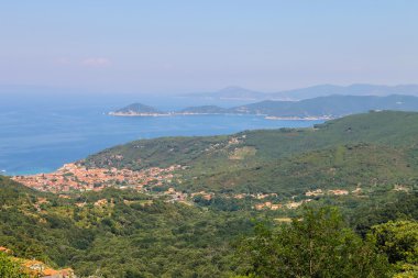 Sahil, Tiren Denizi Elba Adası, İtalya. Marci Panoraması