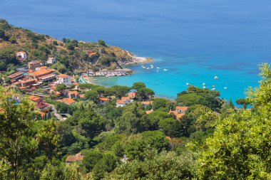 Sahil, Tiren Denizi Elba Adası, İtalya. Sant Andre görünümüne