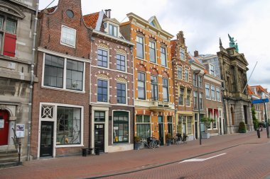 Haarlem, Hollanda şehir merkezinde eski binalar