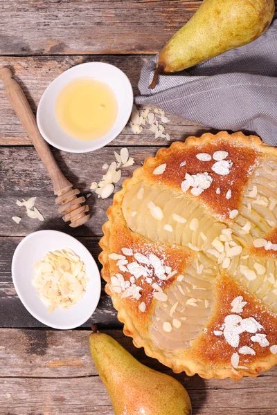 Birnenkuchen mit Mandeln — Stockfoto