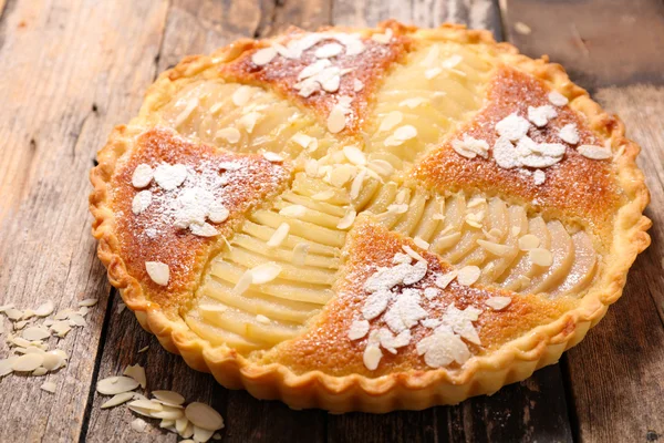 Birnenkuchen mit Mandeln — Stockfoto