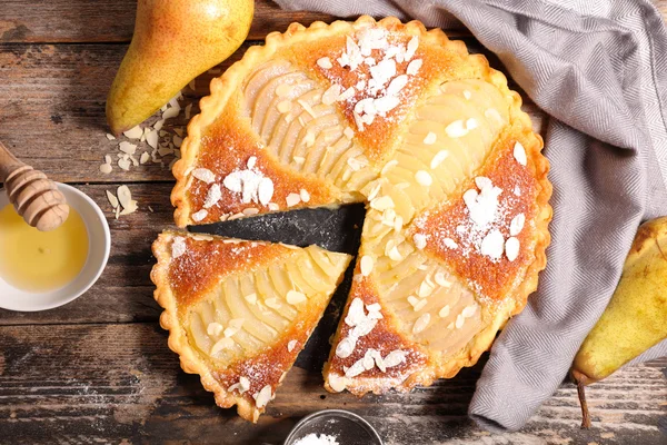 Tarta de pera con almendras —  Fotos de Stock