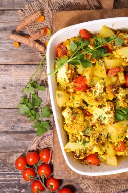 krema ile pişmiş sebze