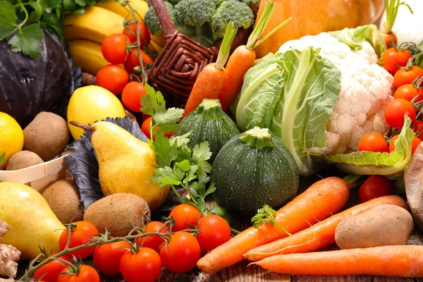 Fruits and vegetables assortment — Stock Photo, Image