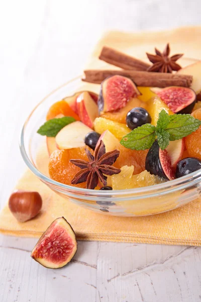 Salada de fruto com temperos — Fotografia de Stock