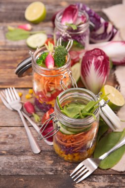 mason kavanoz salatası