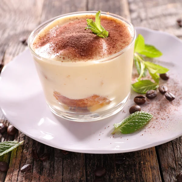 Sweet tiramisu dessert with coffee — Stock Photo, Image