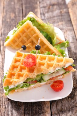 sebzeli gözleme sandviç