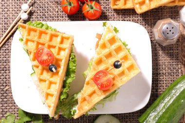 sebzeli gözleme sandviç