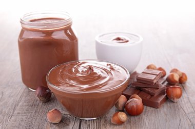 tatlı çikolata yayıldı