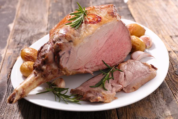 Roasted lamb leg — Stock Photo, Image