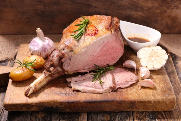 Roasted lamb leg — Stock Photo, Image